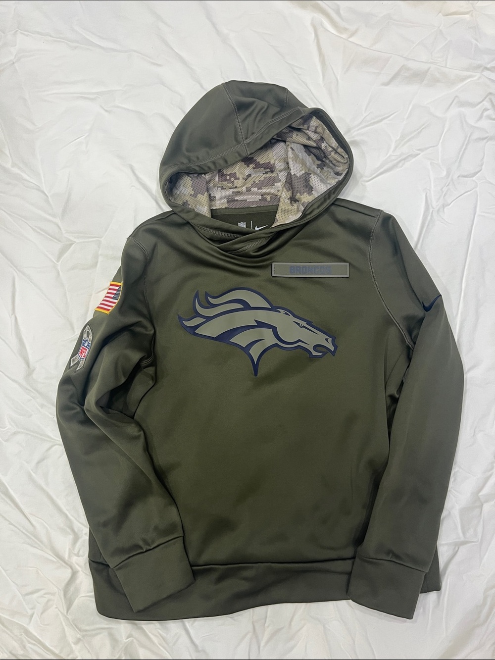 Nike Youth Large Denver Broncos Military Tribute Hoodie